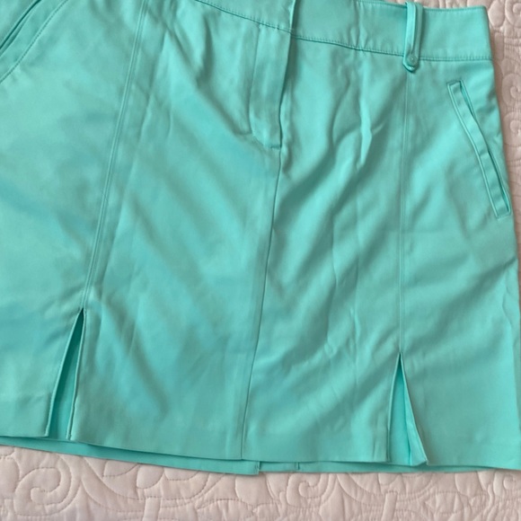 $10 SUMMER SALE Izod Golf skort - Picture 2 of 10